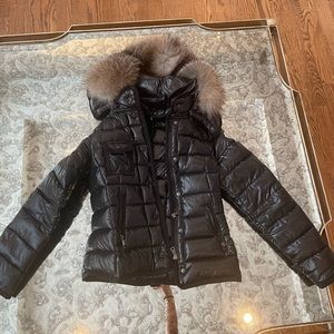 100% authentic Moncler puffer jacket in black